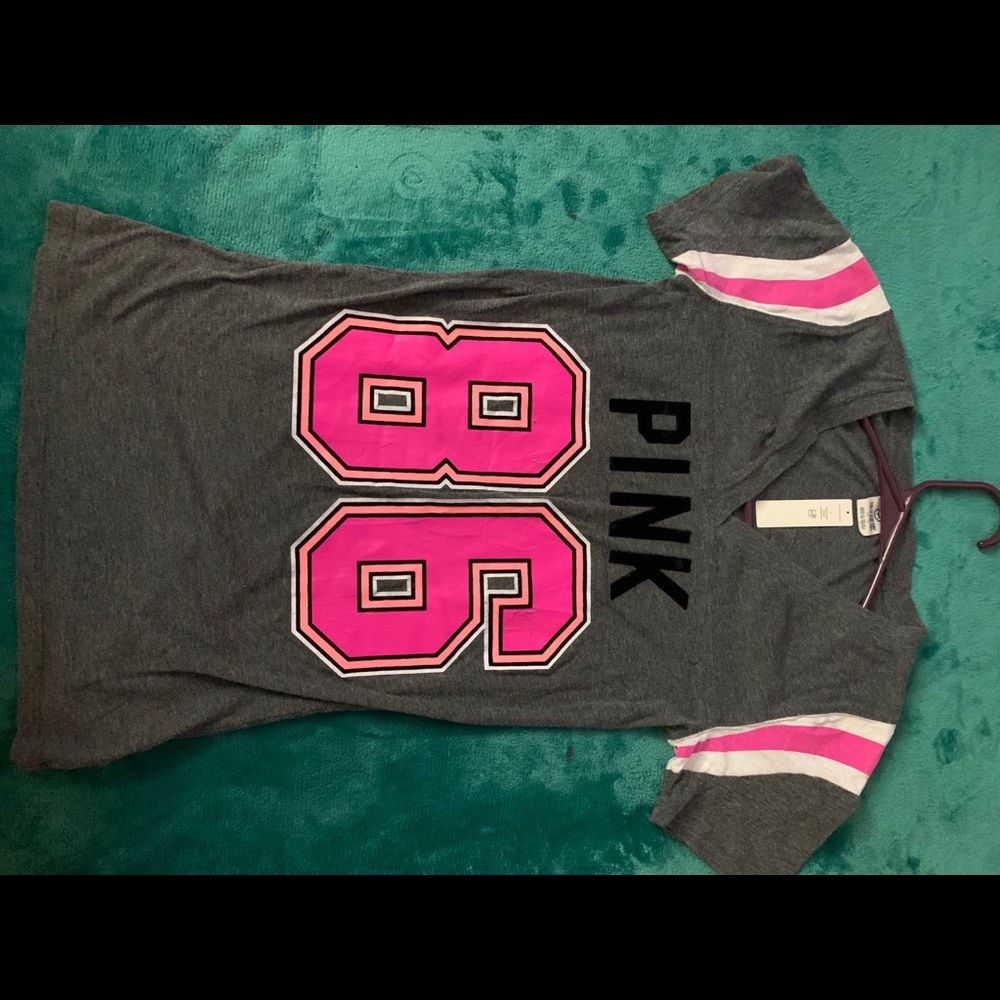 Pink short sleeve graphic tee!